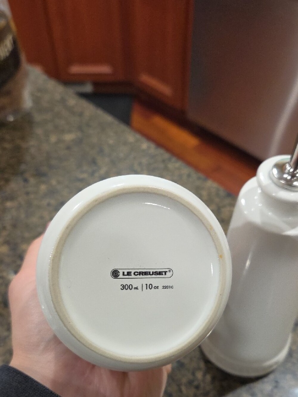 Le Creuset White  Oil & Vinegar Set - Picture 3 of 13